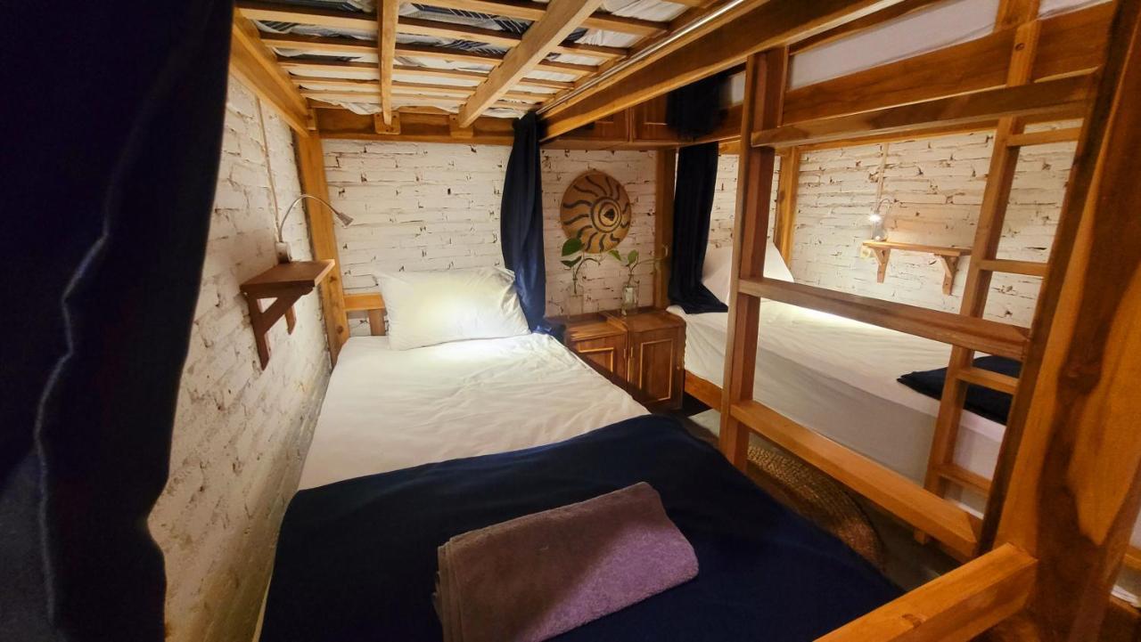Al Kabron Inn كاريمونجاوا المظهر الخارجي الصورة